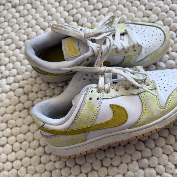 Dunks - Picture 2 of 2